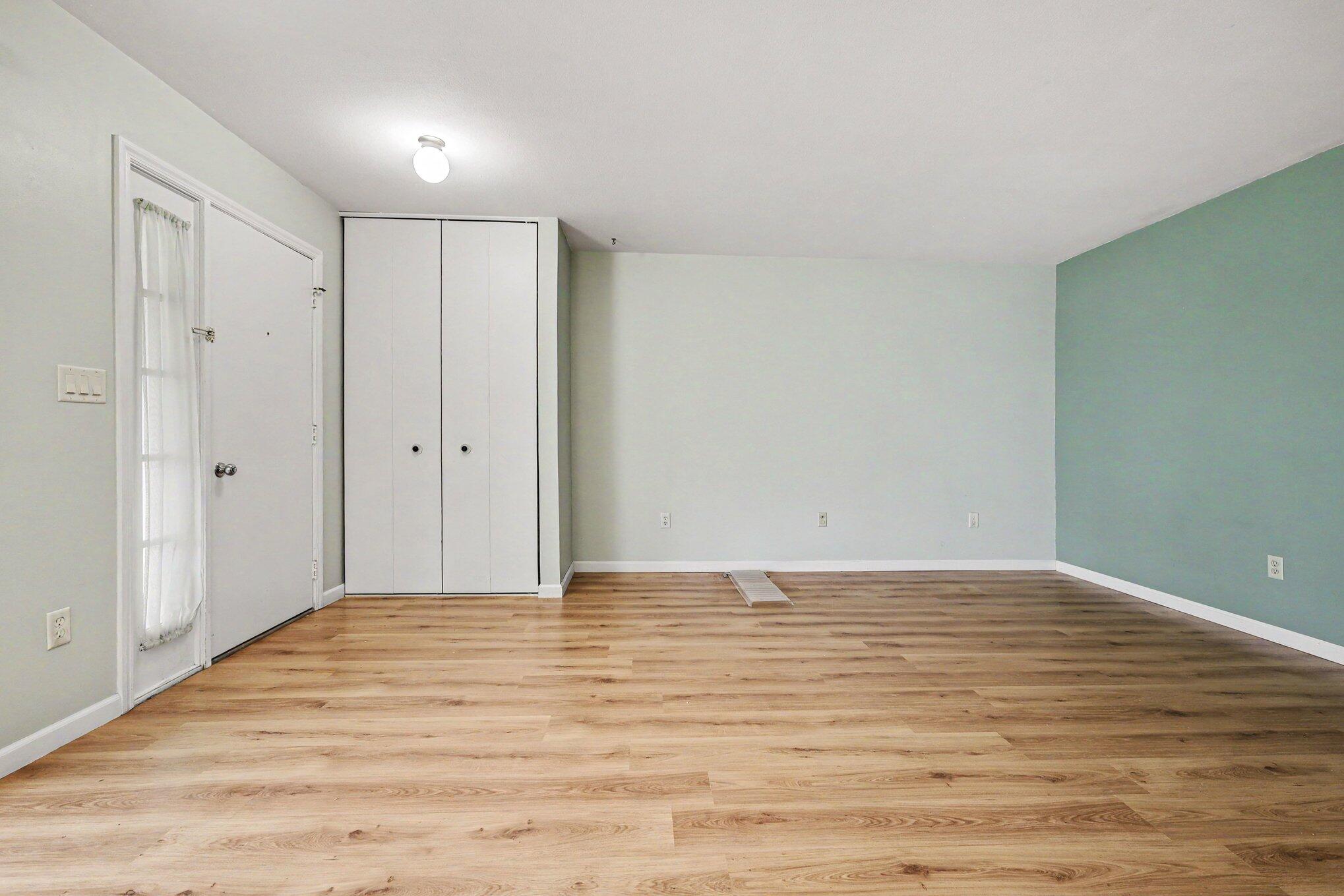 689 Carriage Lane