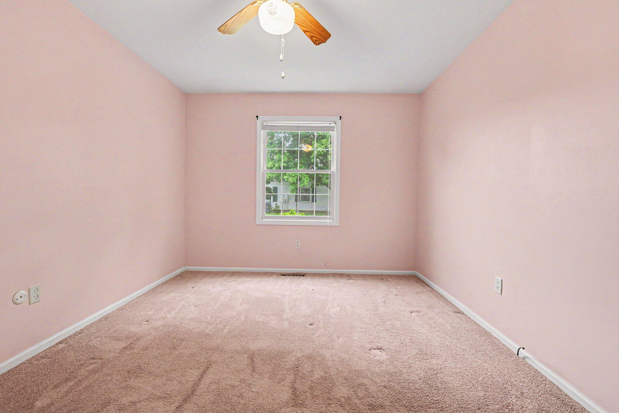 689 Carriage Lane