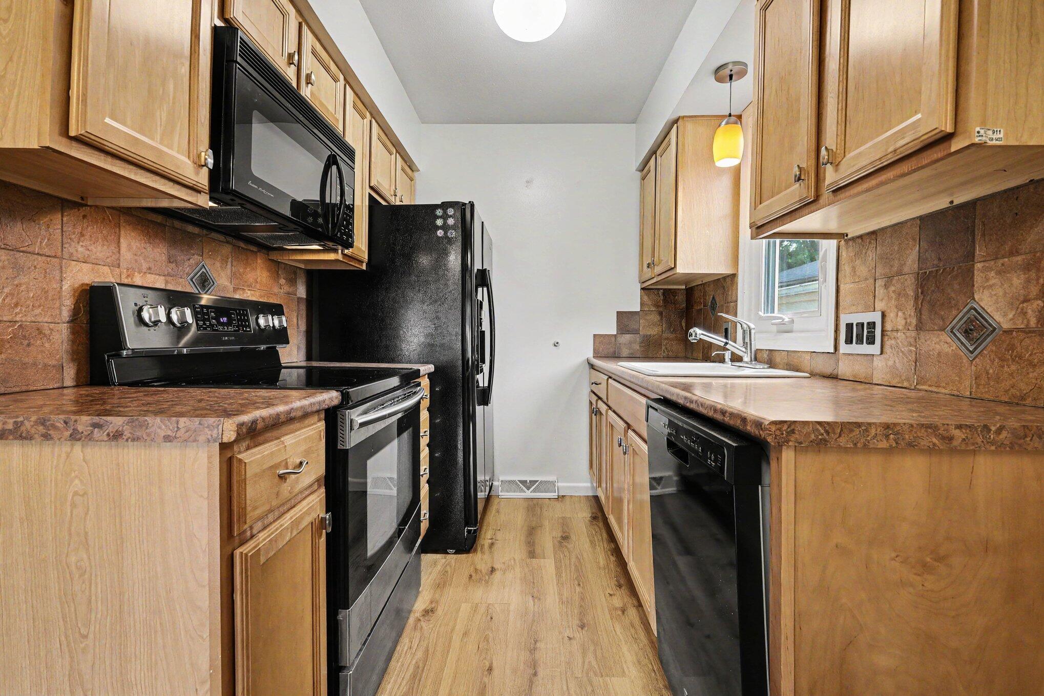 689 Carriage Lane