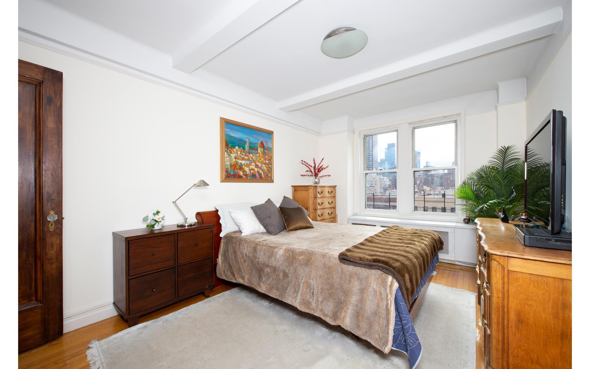 308 E 79TH Street 8K