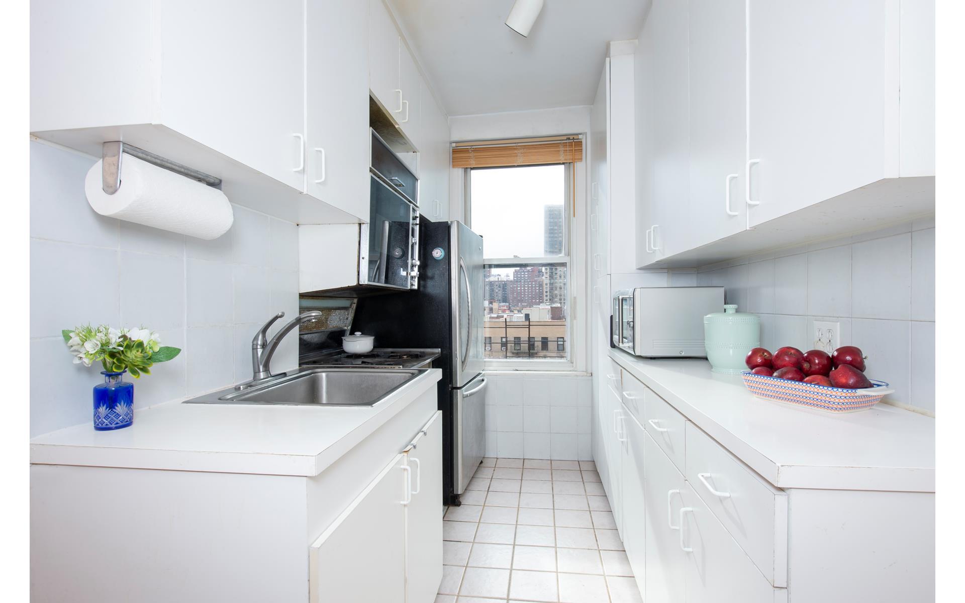 308 E 79TH Street 8K