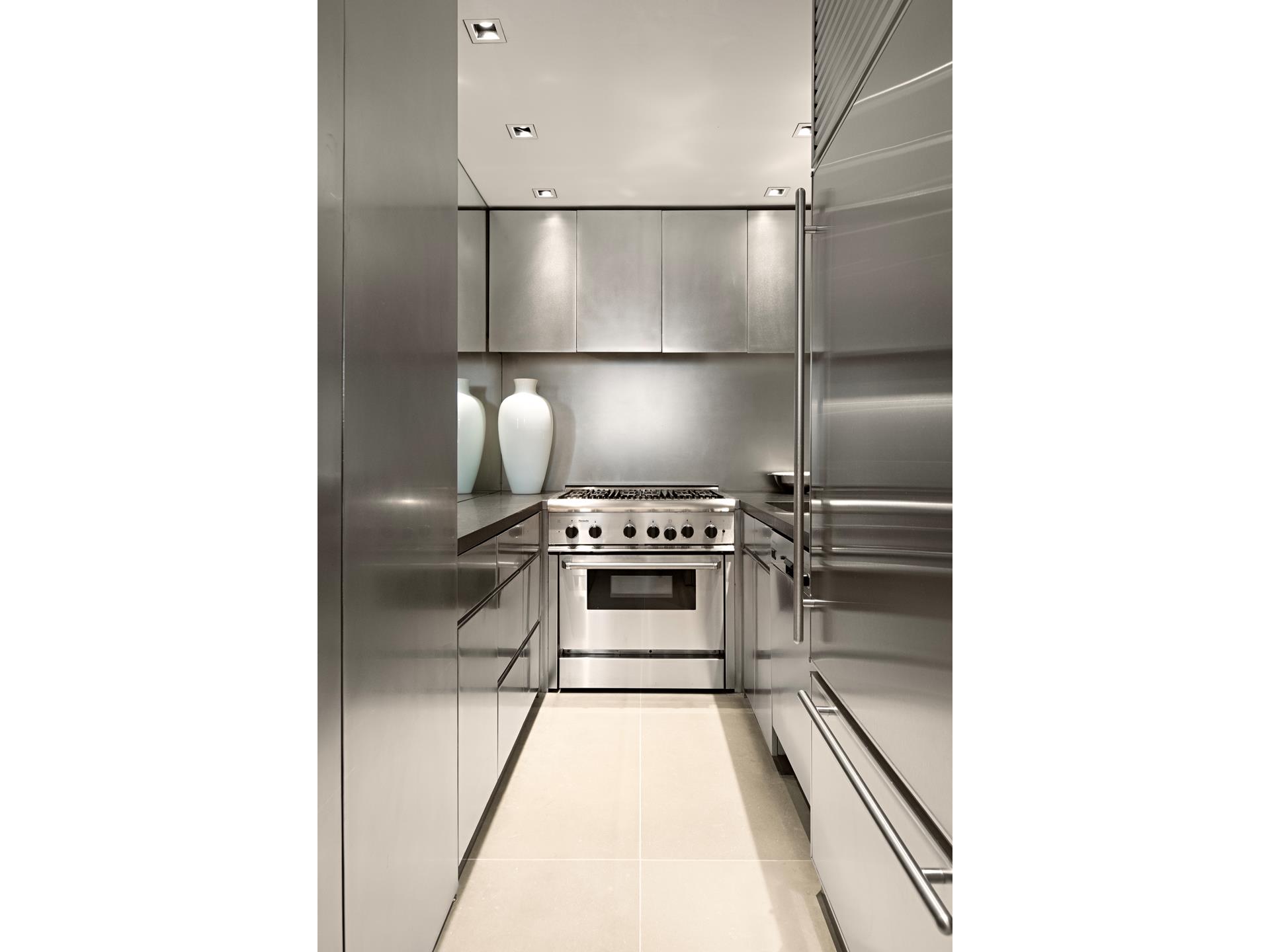 785 PARK Avenue 17BC