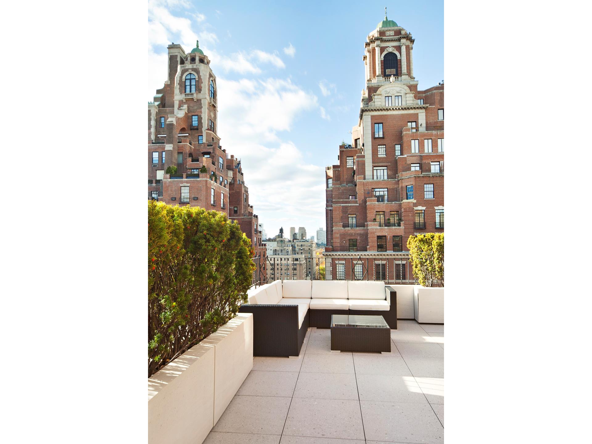 785 PARK Avenue 17BC