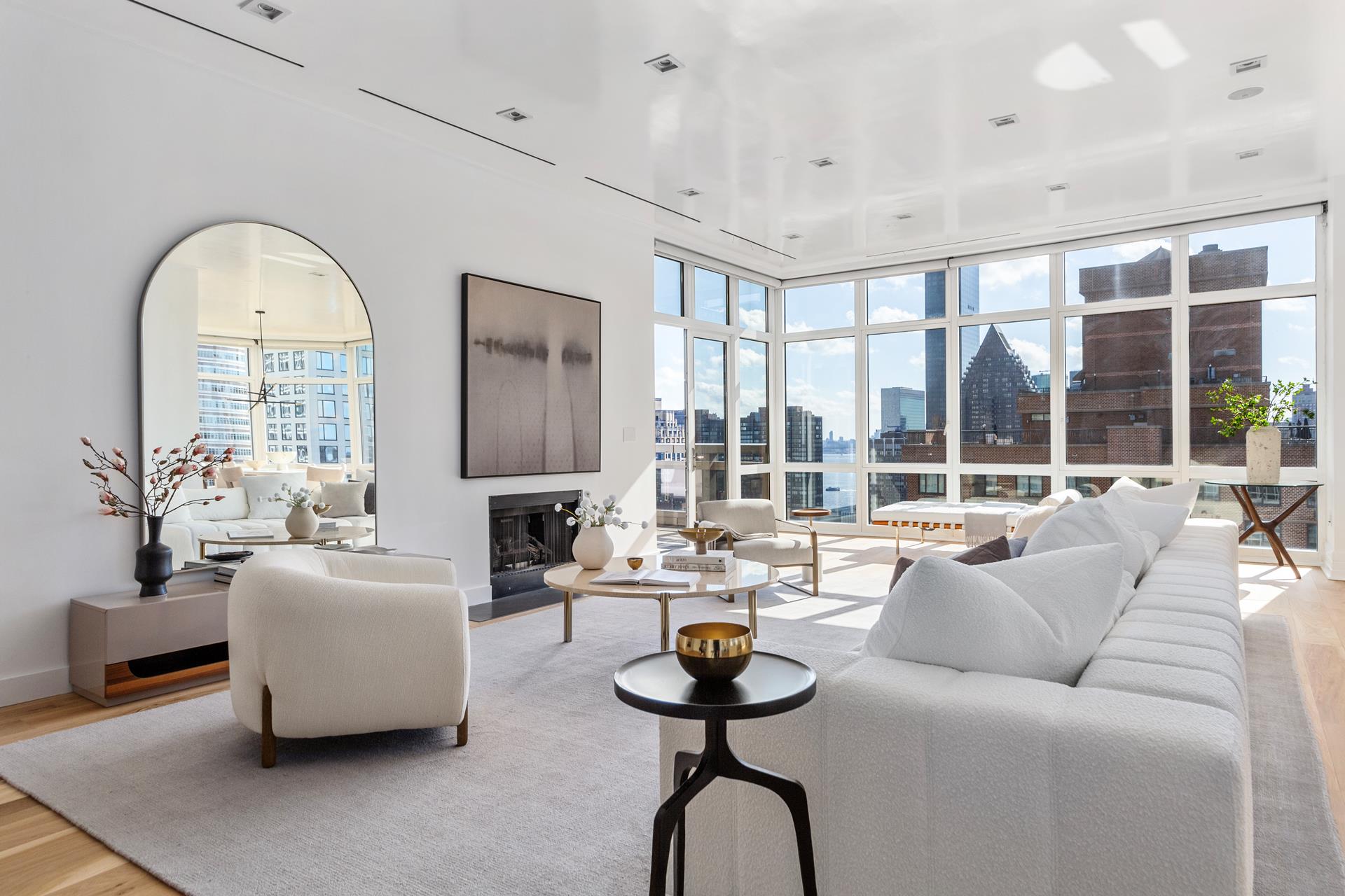 300 E 55TH Street PHB