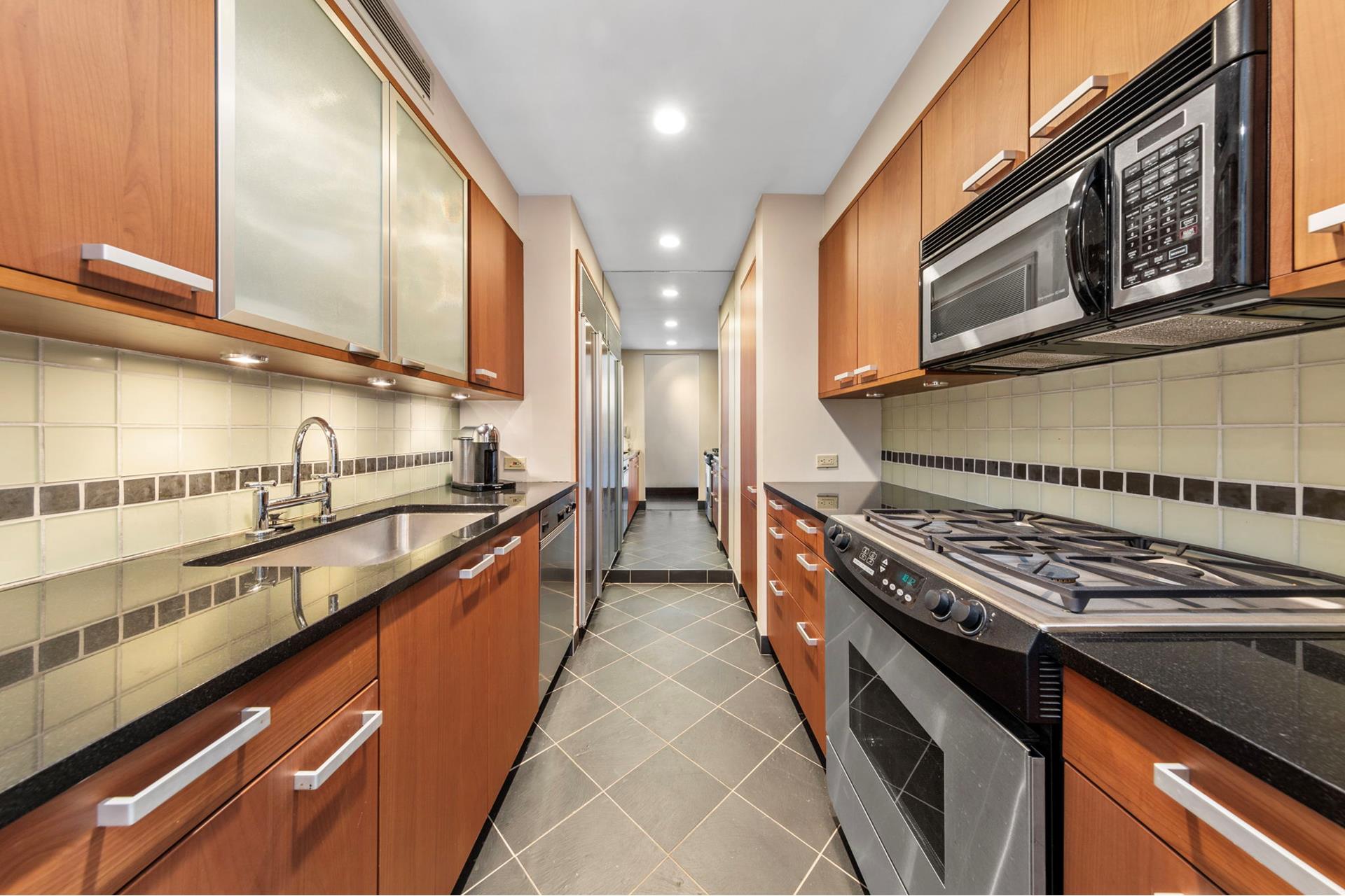 15 W 53RD Street 30F