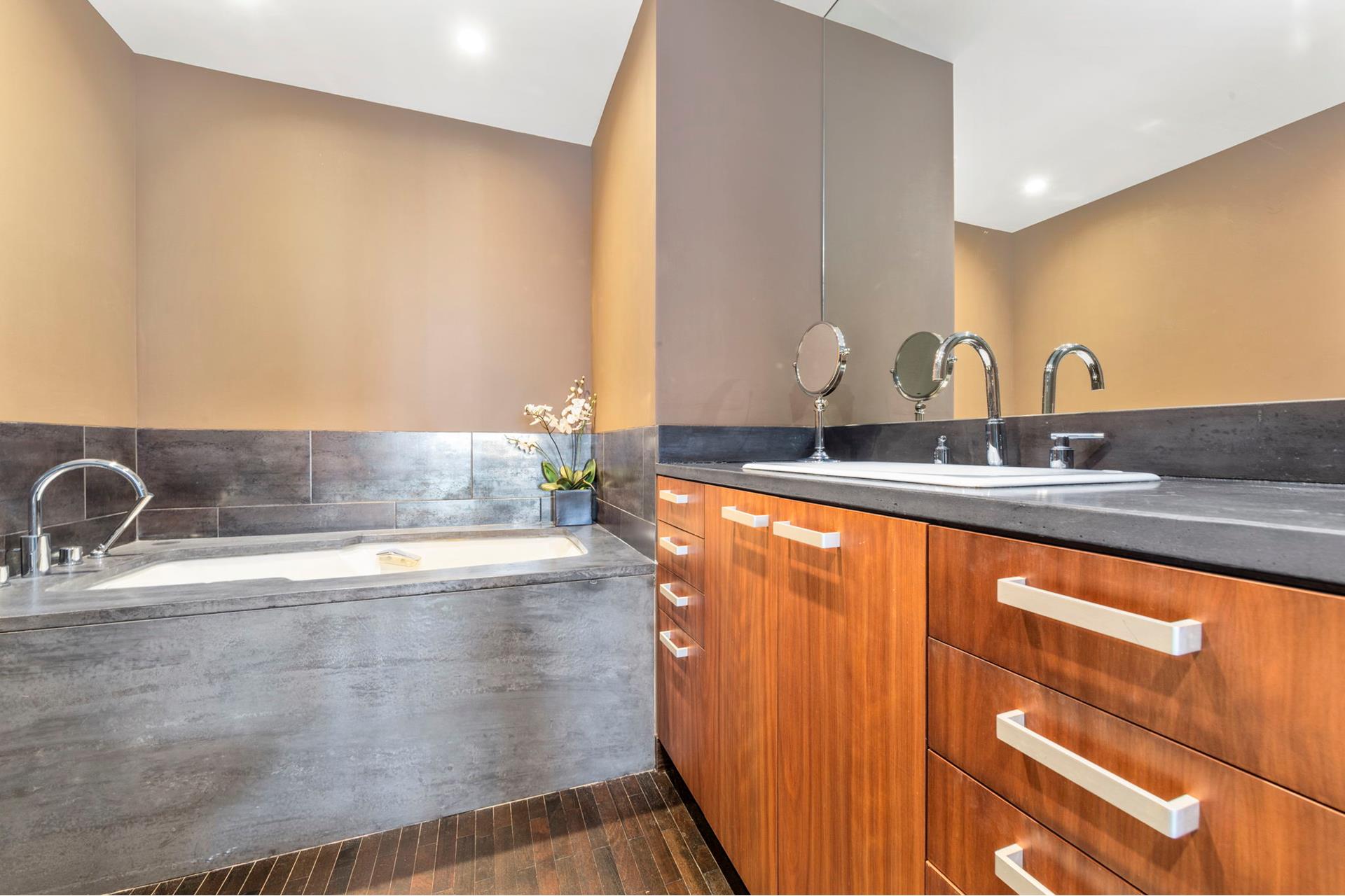 15 W 53RD Street 30F