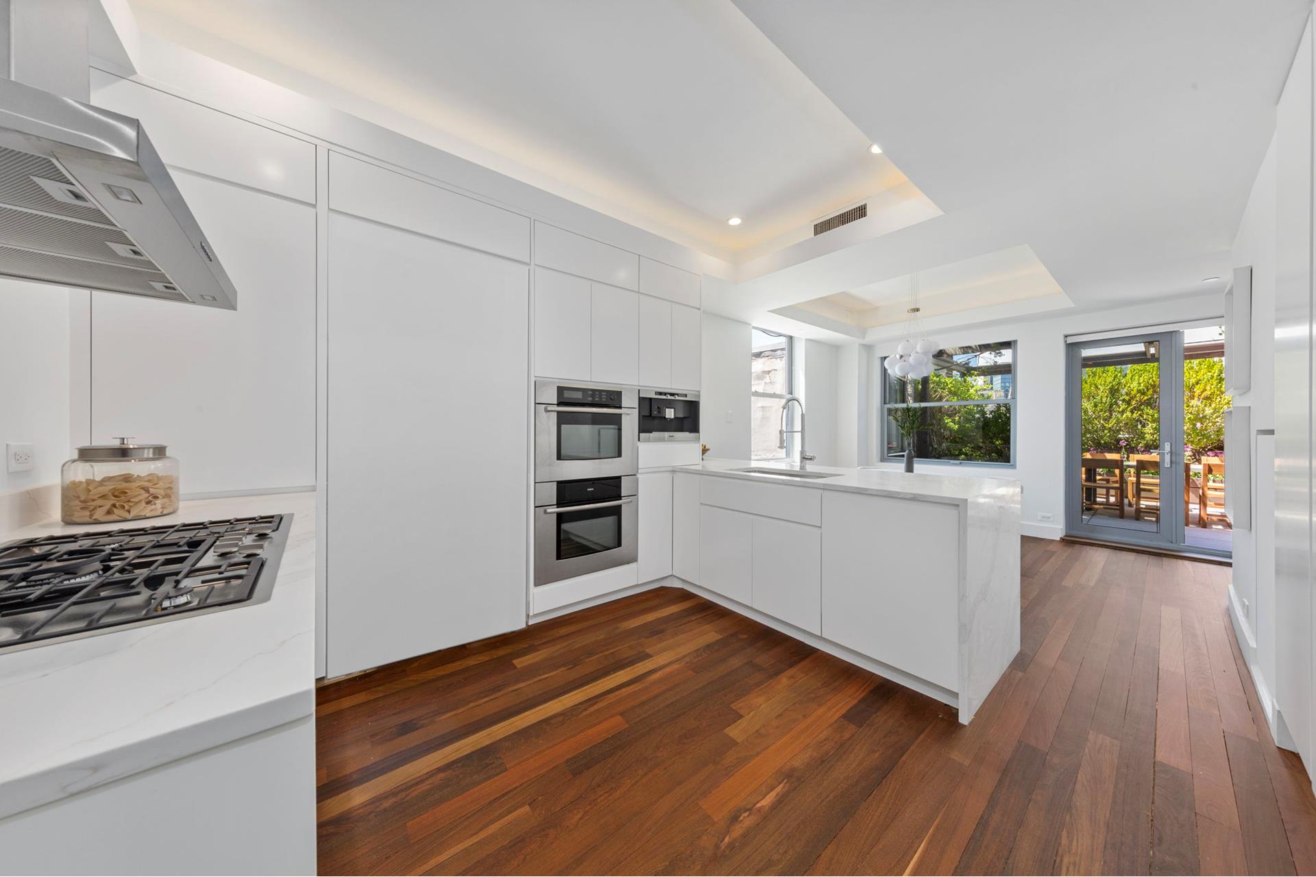92 GREENE Street PH1