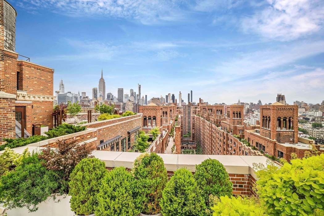 470 W 24th Street 7GJ