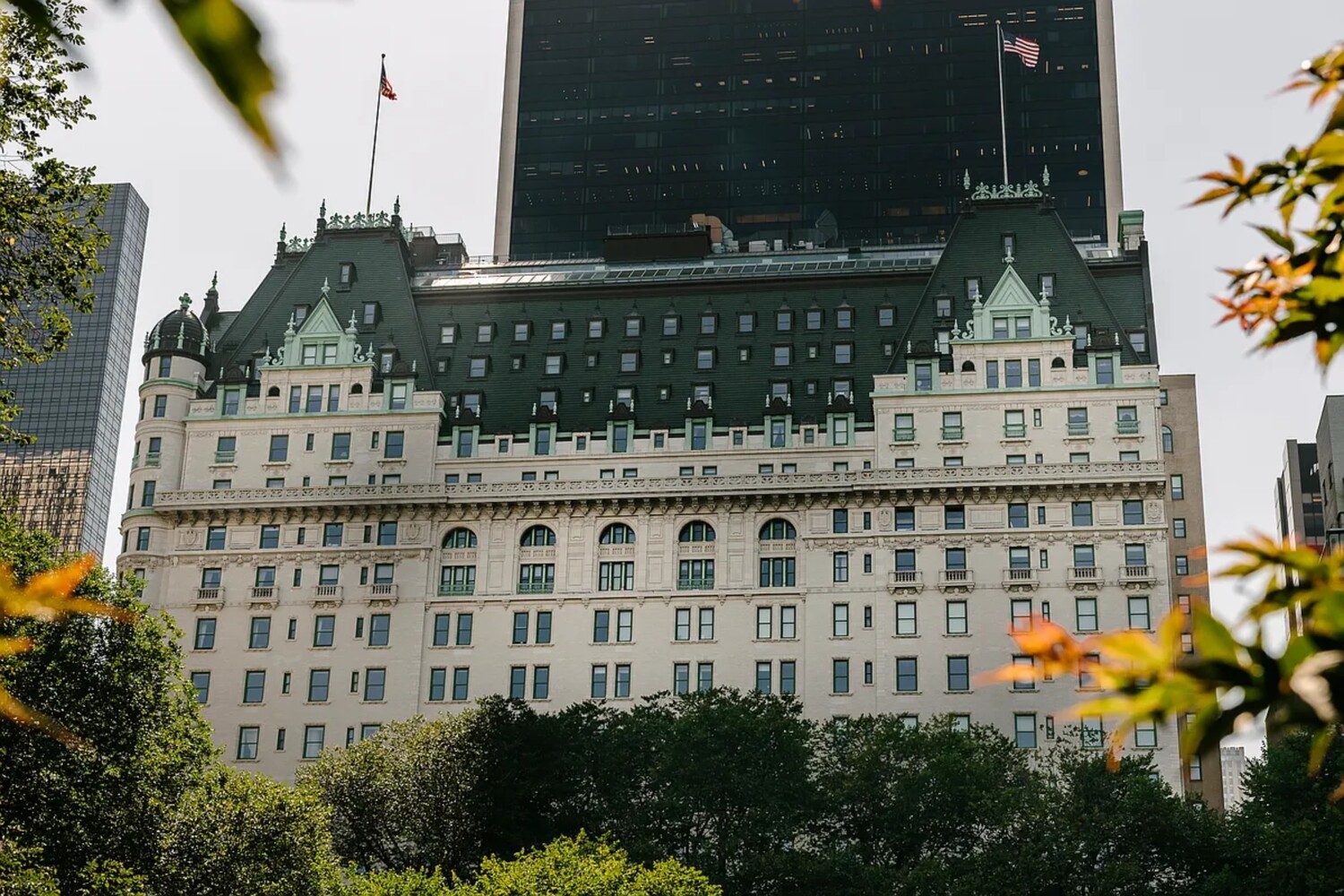 1 CENTRAL Park S 1801