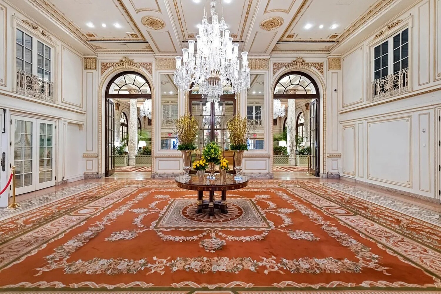 1 CENTRAL Park S 1801