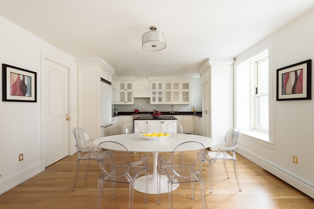 1 CENTRAL Park S 1801