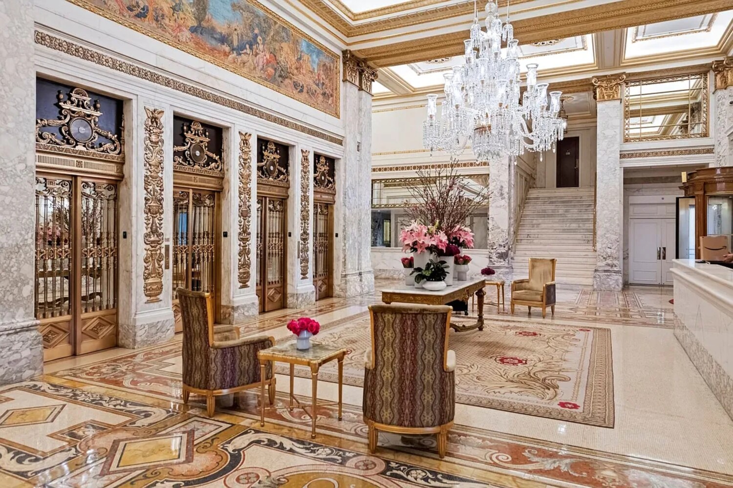 1 CENTRAL Park S 1801