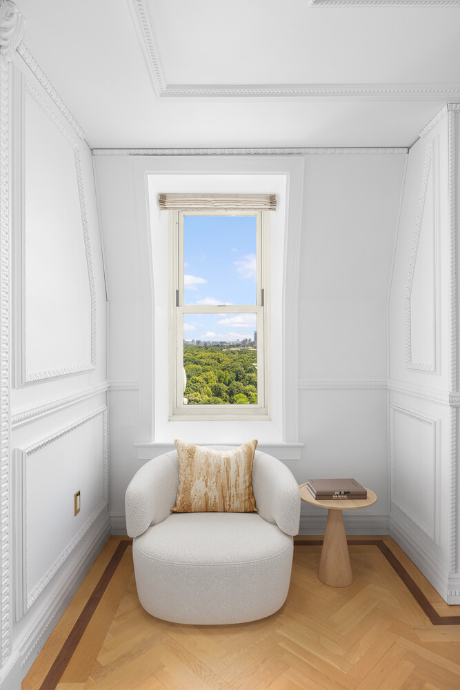 1 CENTRAL Park S 1801