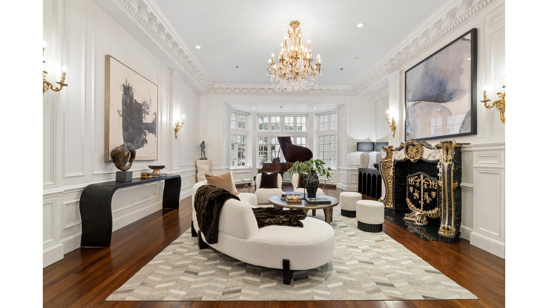 7 E 69TH Street