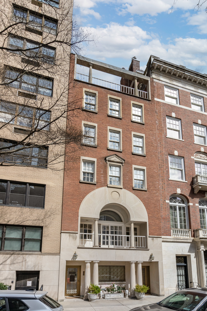 7 E 69TH Street