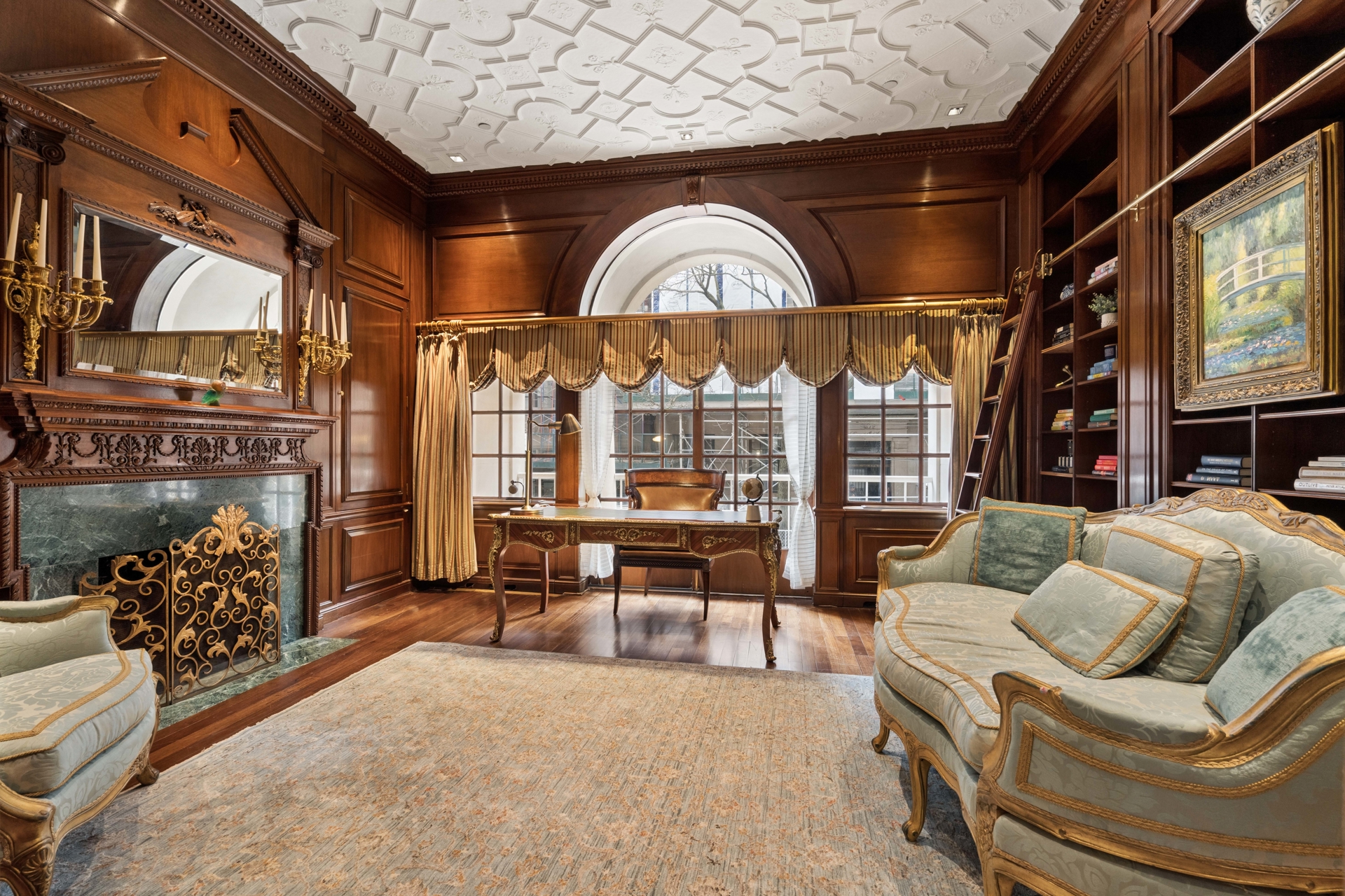 7 E 69TH Street