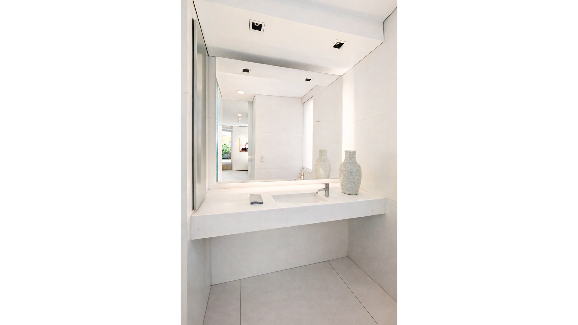 785 PARK Avenue 17BC