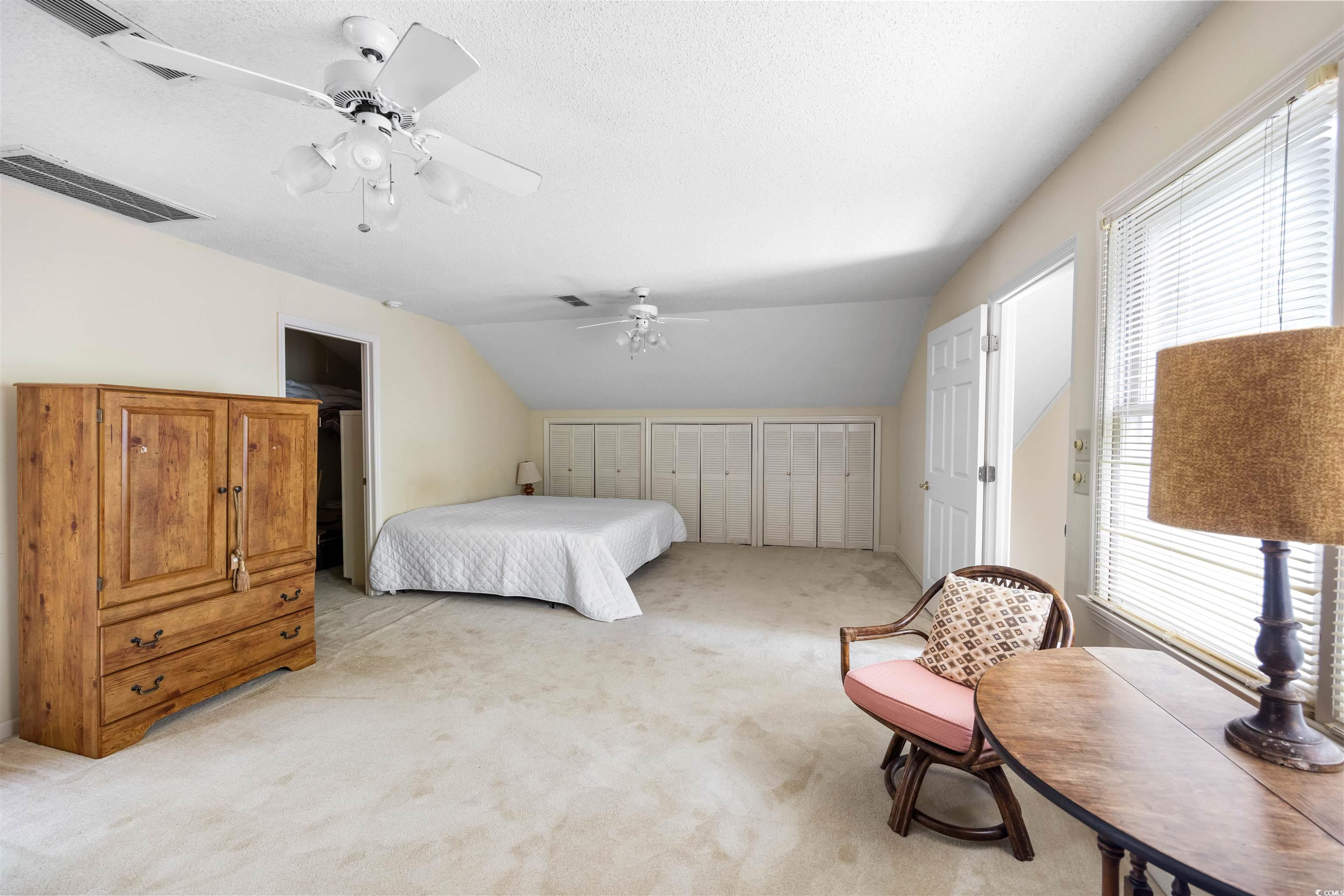 371 Lakeshore Dr.