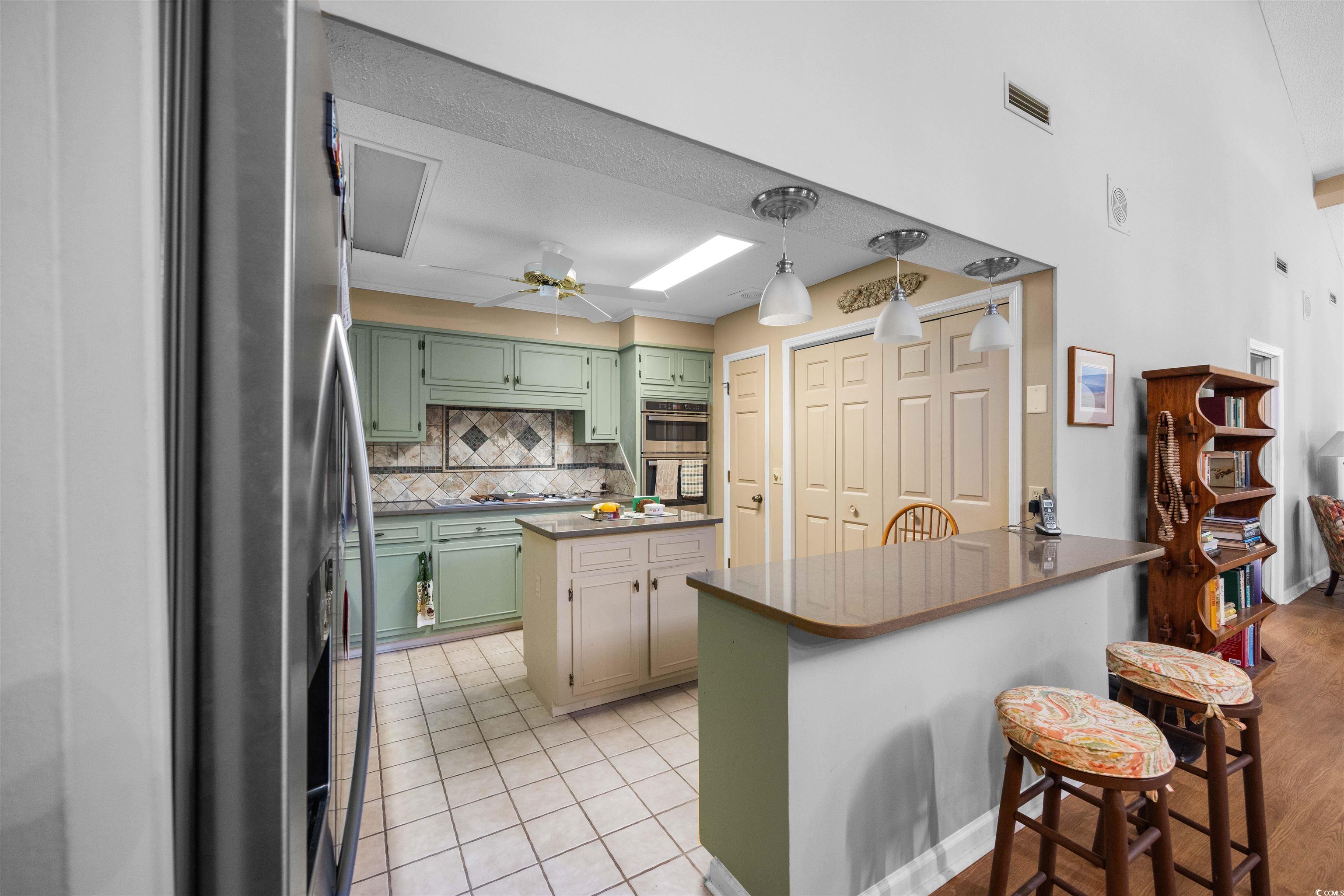 371 Lakeshore Dr.