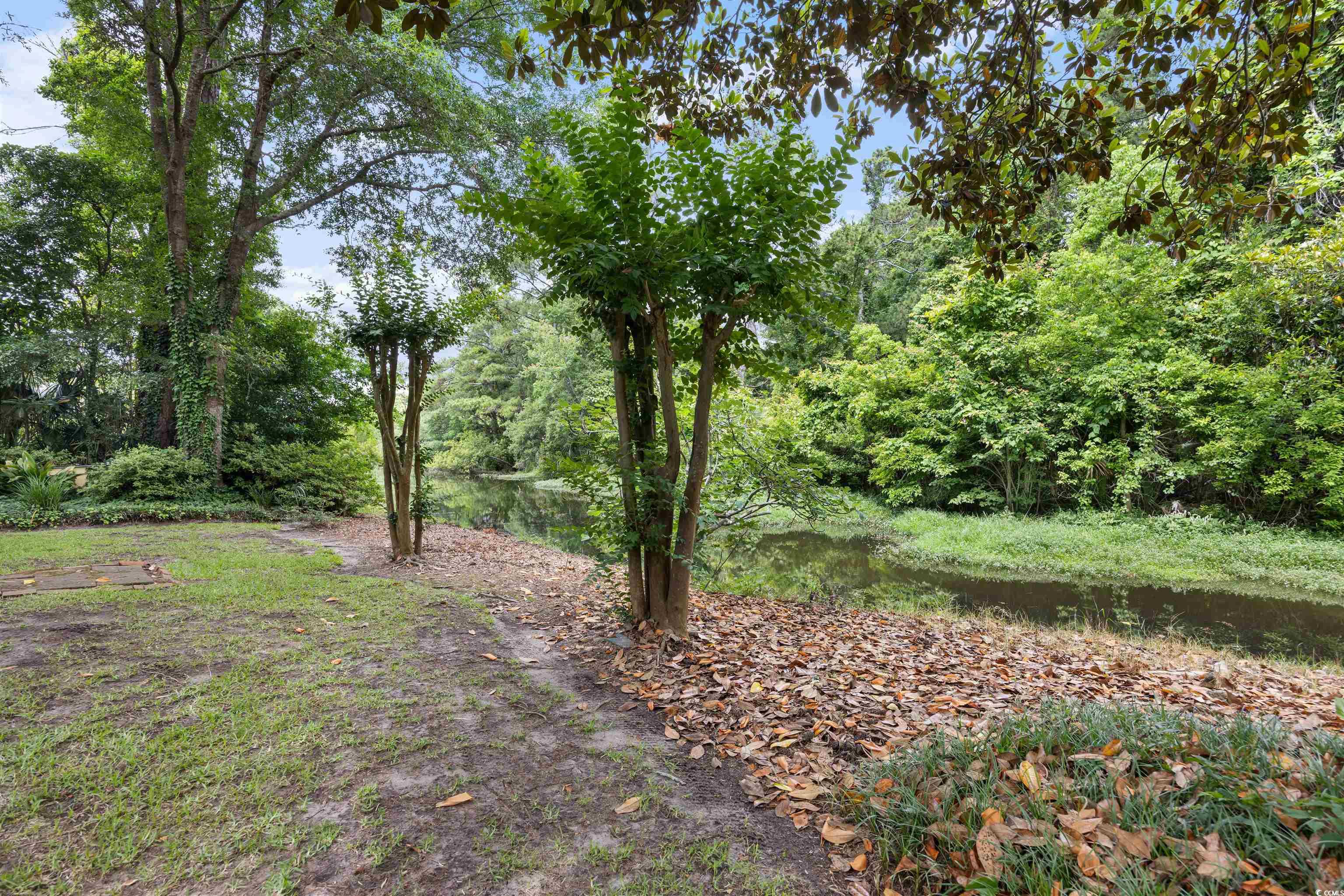 371 Lakeshore Dr.