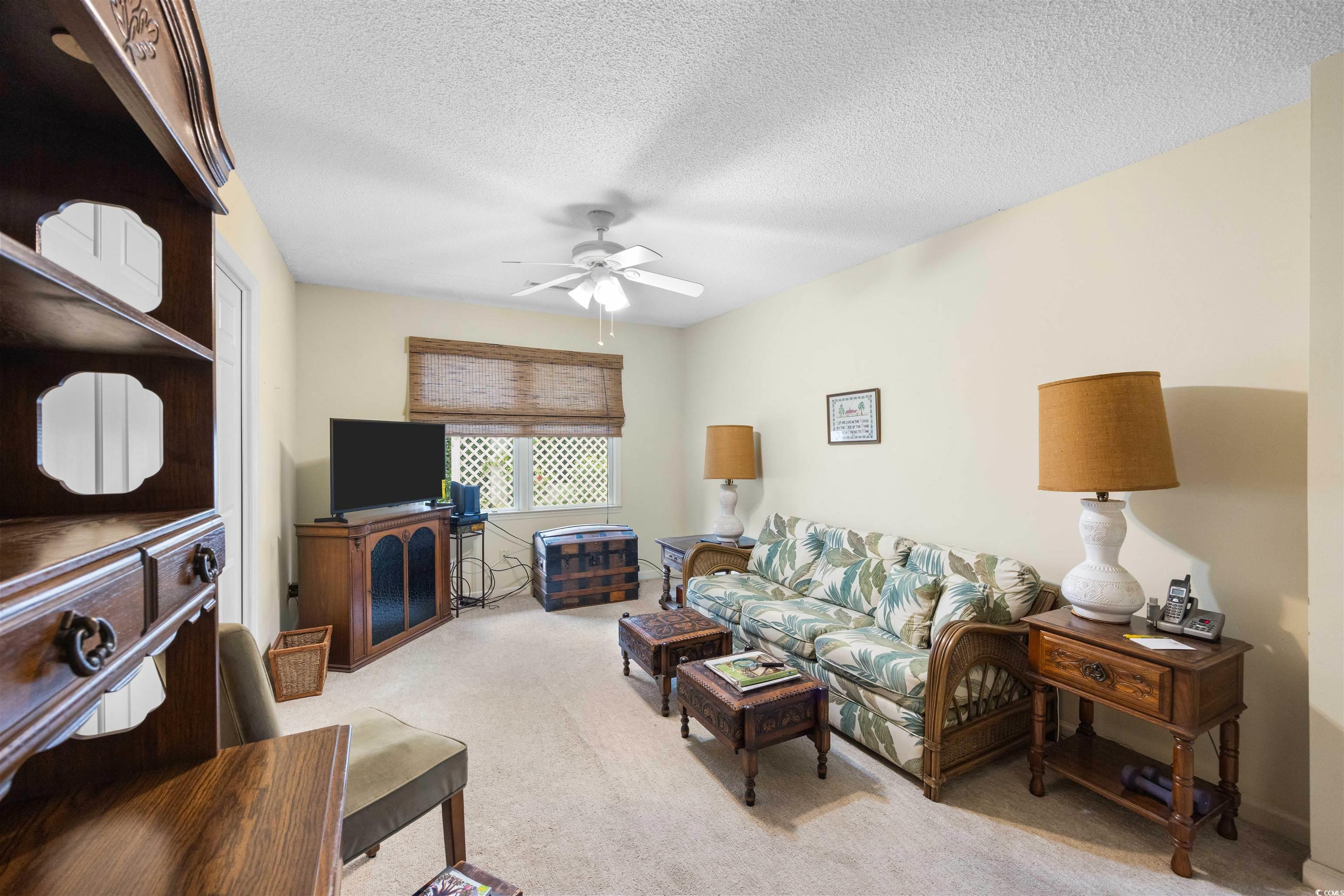 371 Lakeshore Dr.