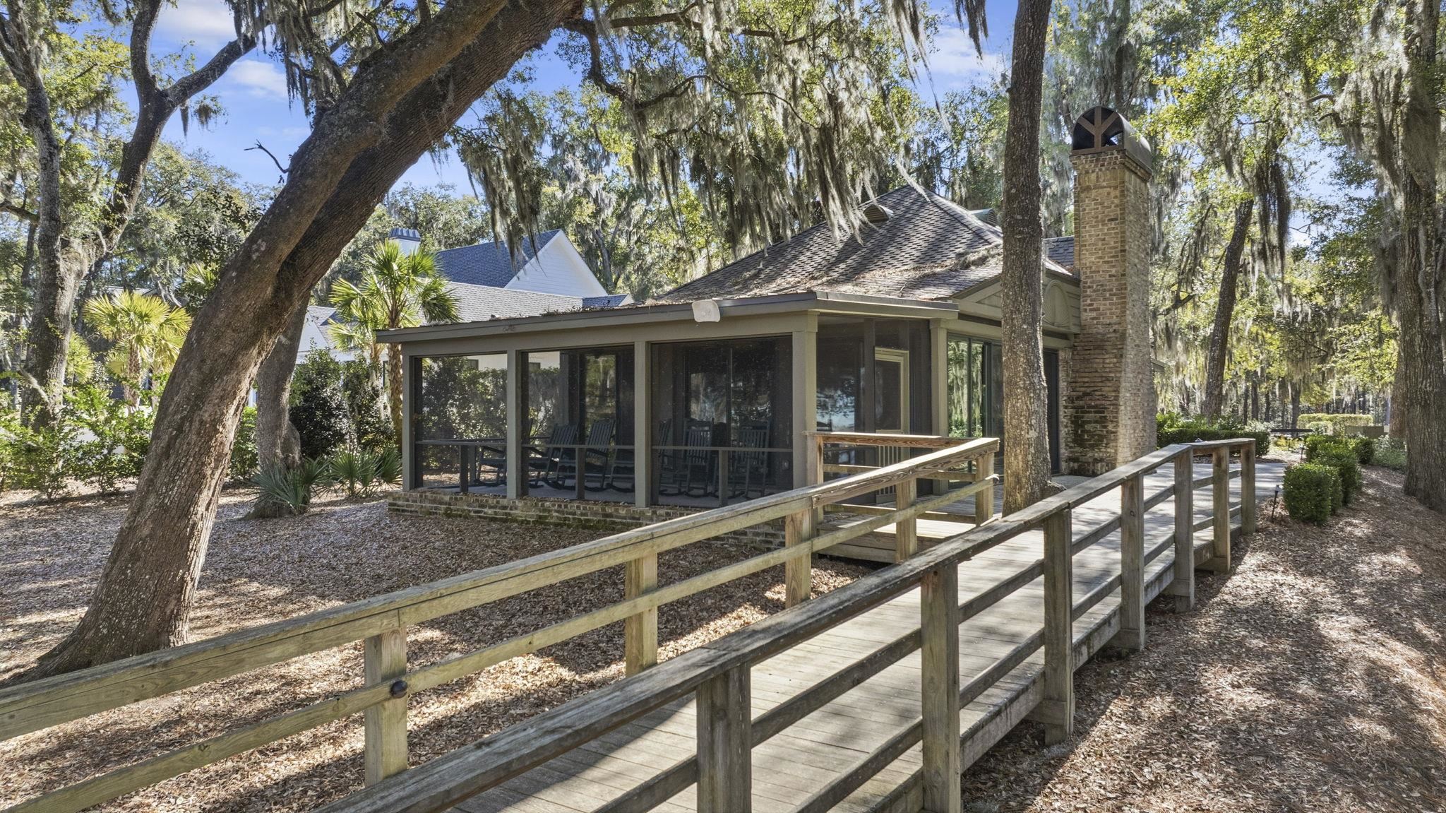 2862 Vanderbilt Blvd.