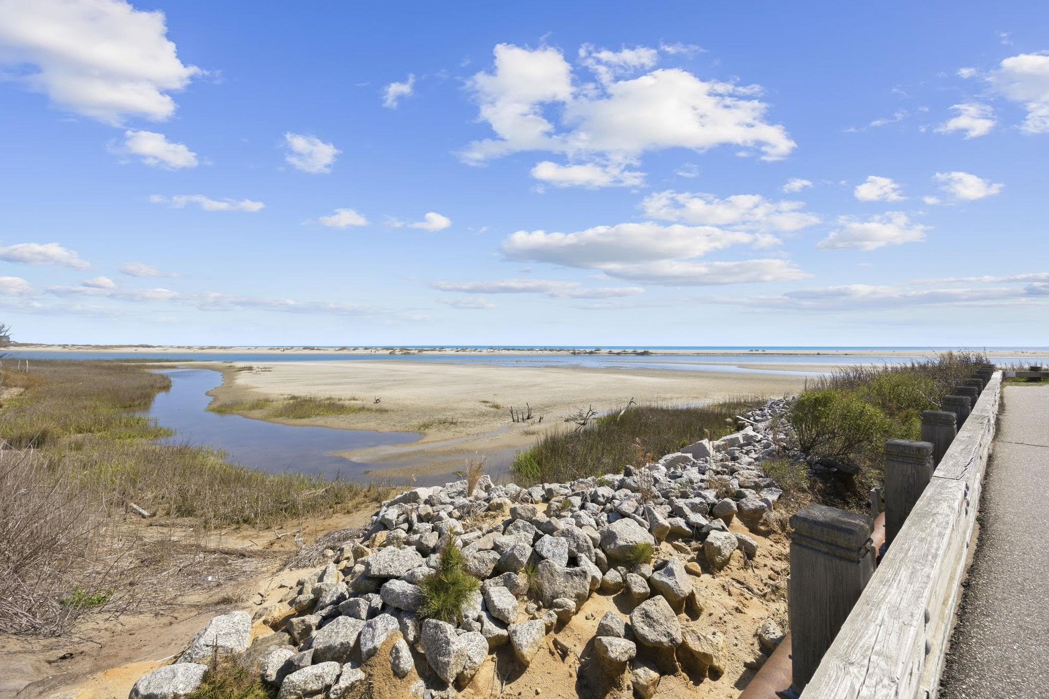 2862 Vanderbilt Blvd.