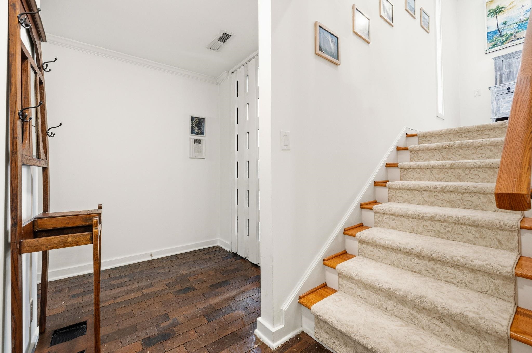 11 Chapel Creek Rd. Unit: 11