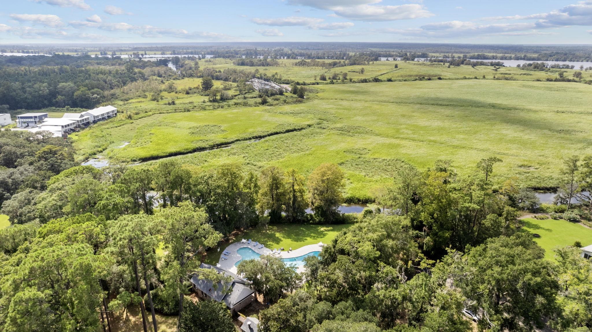 11 Chapel Creek Rd. Unit: 11