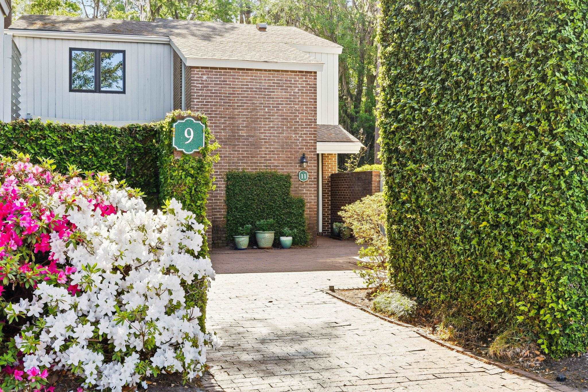 11 Chapel Creek Rd. Unit: 11