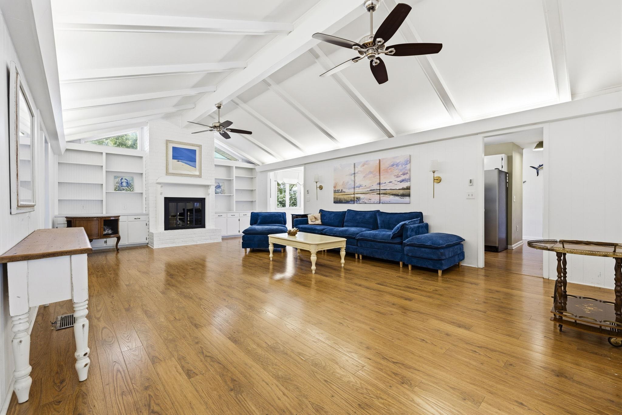 268 Lakeshore Dr.