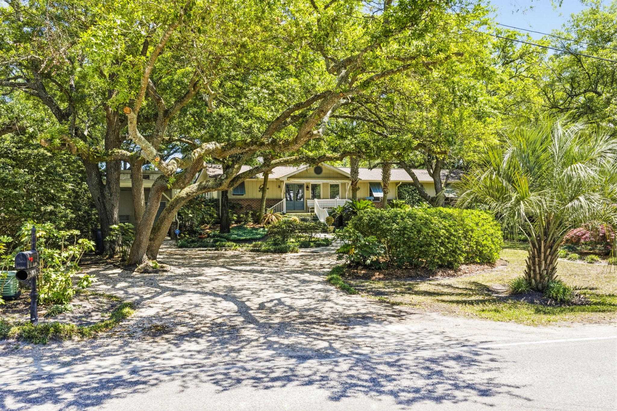 268 Lakeshore Dr.
