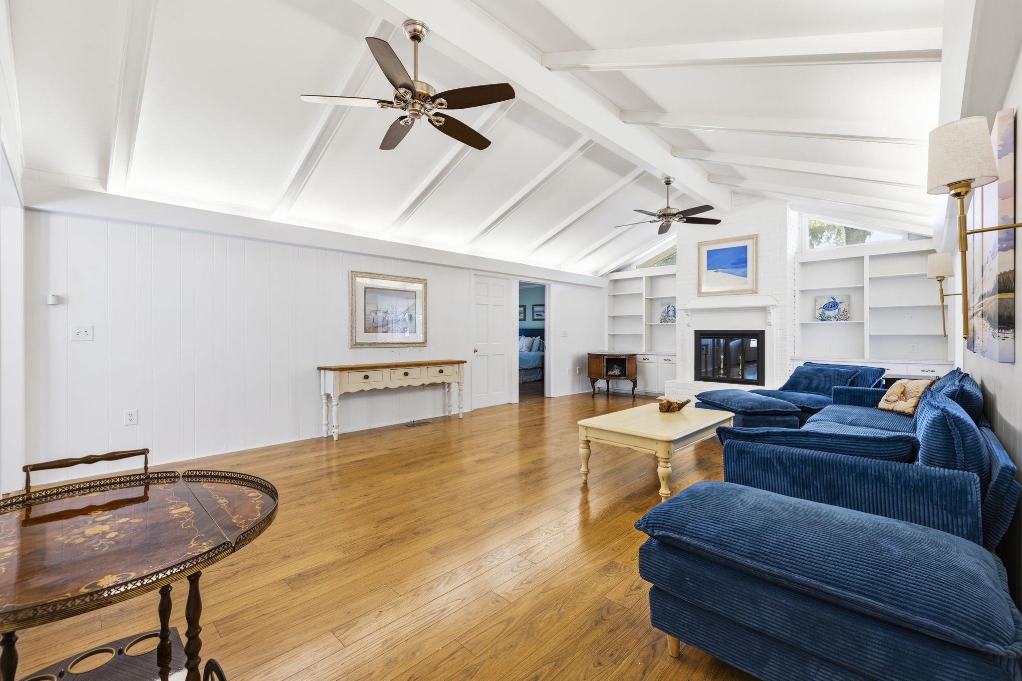 268 Lakeshore Dr.