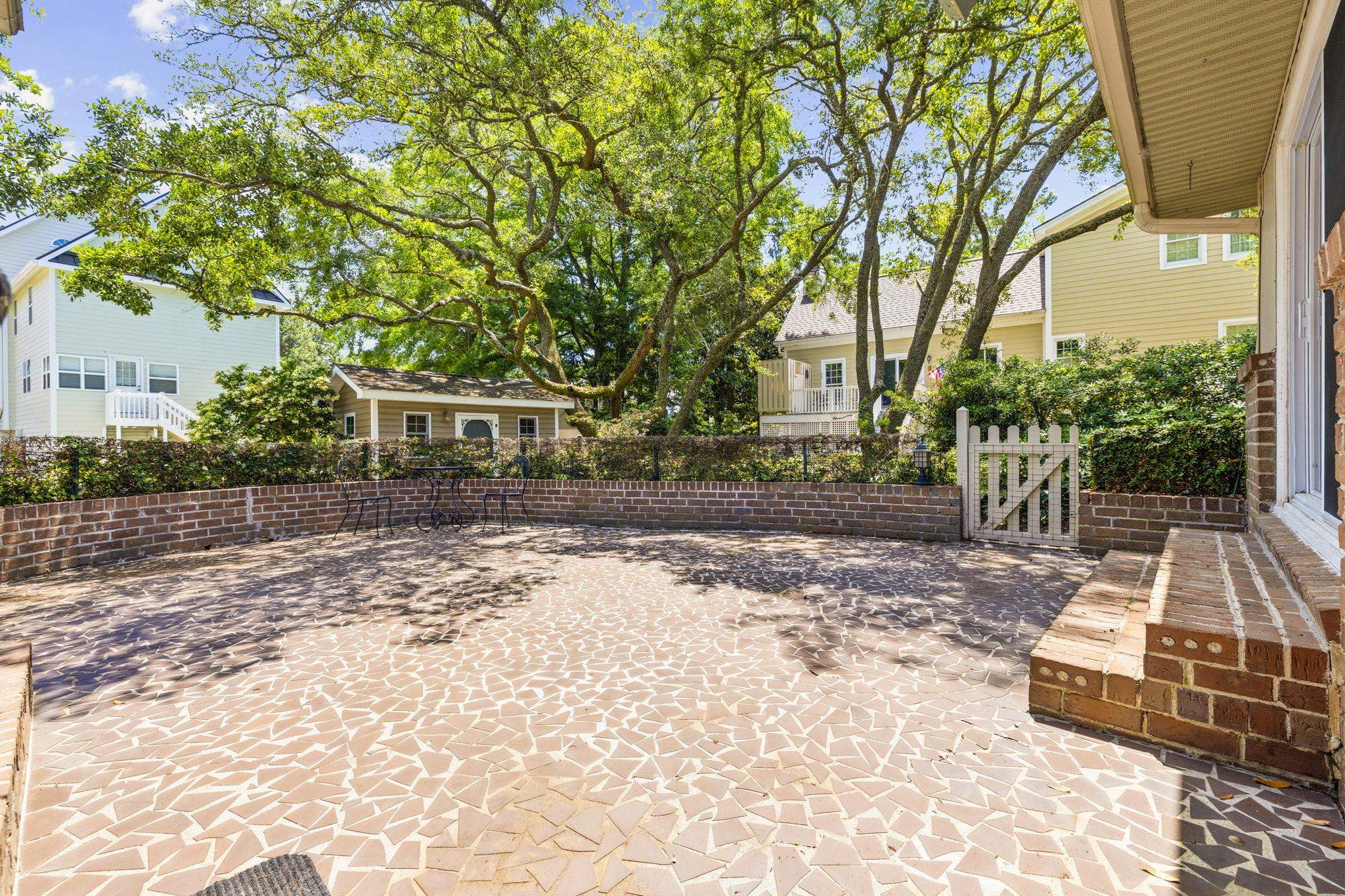 268 Lakeshore Dr.