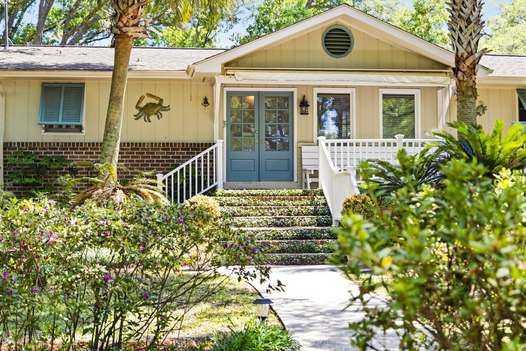 268 Lakeshore Dr.