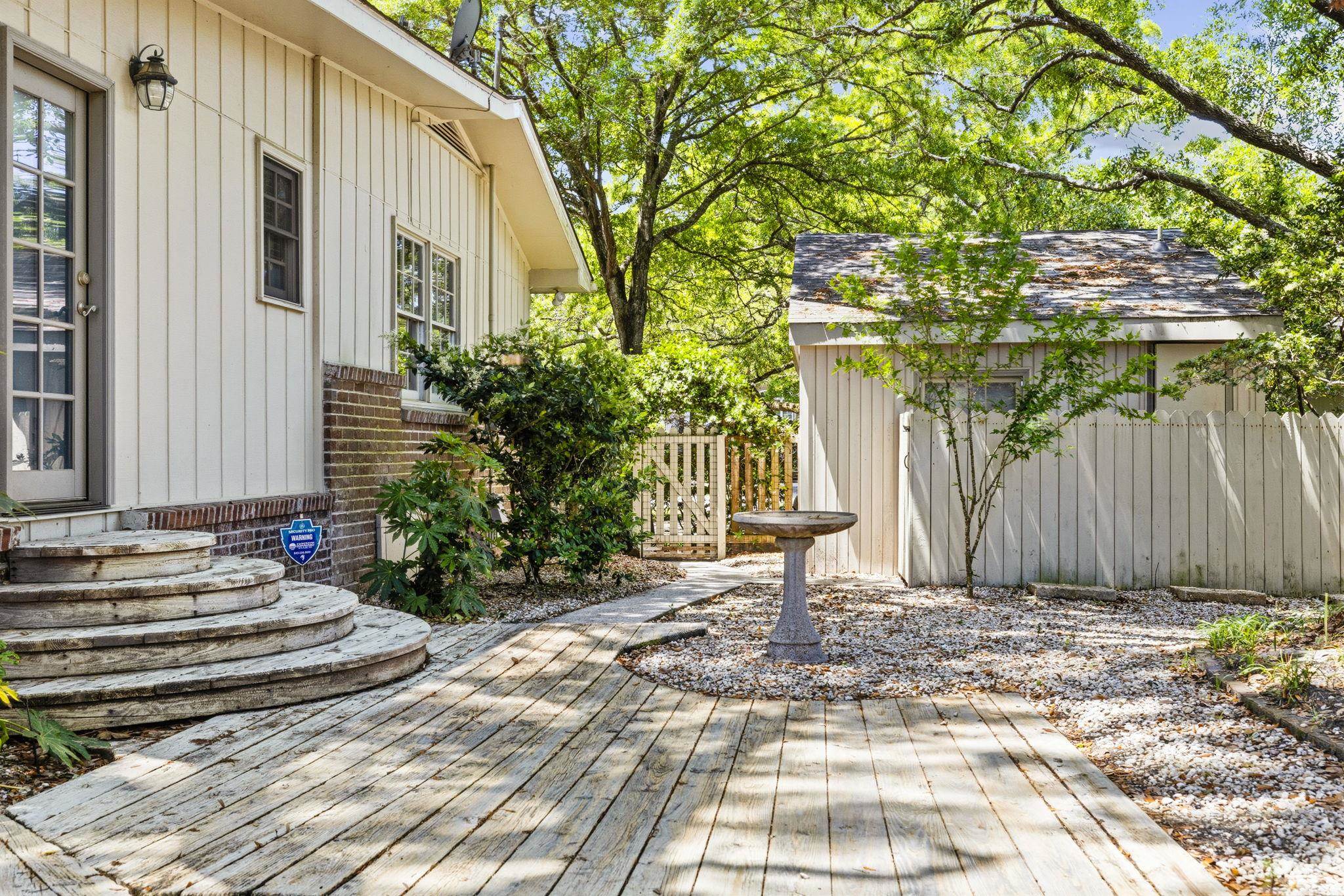 268 Lakeshore Dr.