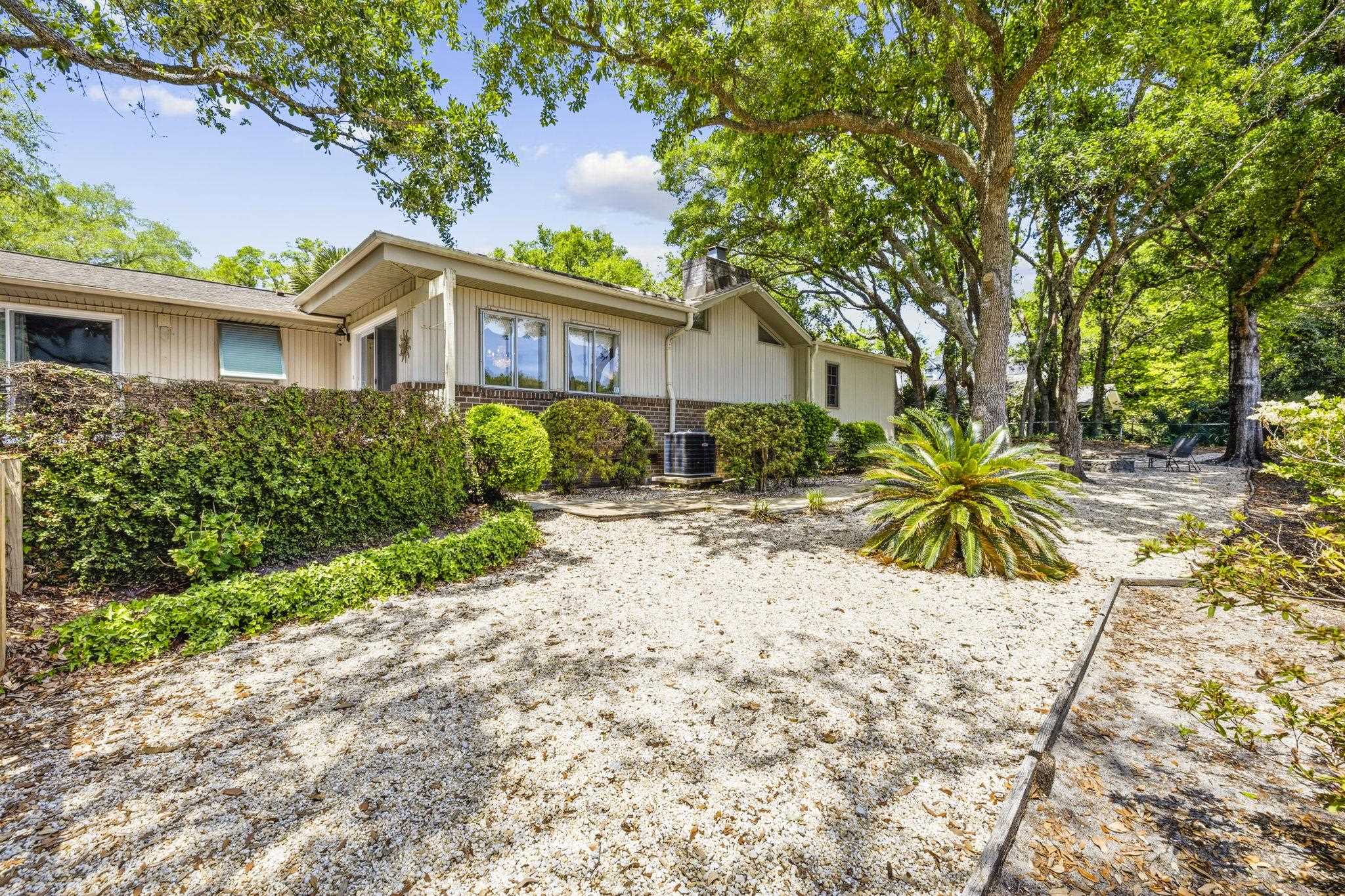 268 Lakeshore Dr.