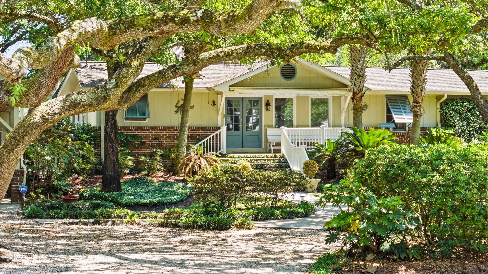 268 Lakeshore Dr.