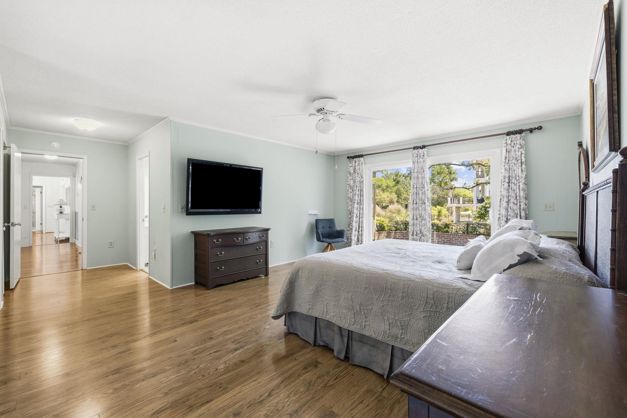 268 Lakeshore Dr.