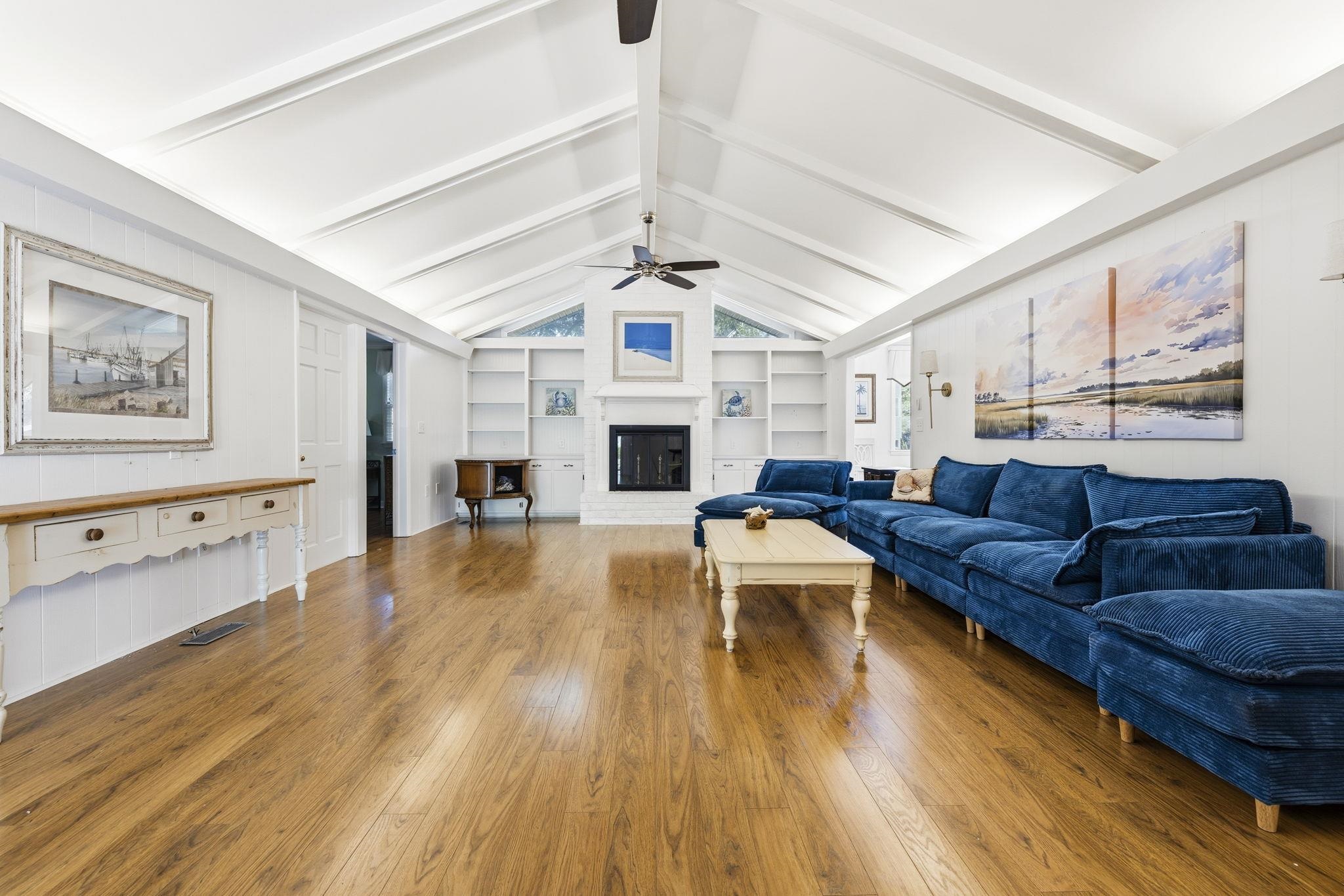 268 Lakeshore Dr.