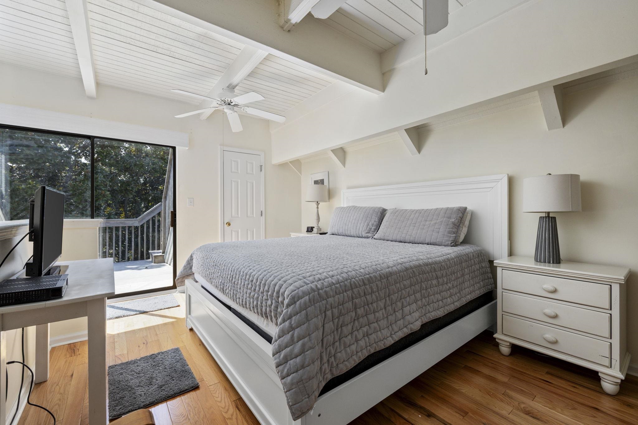 312 Retreat Beach Circle