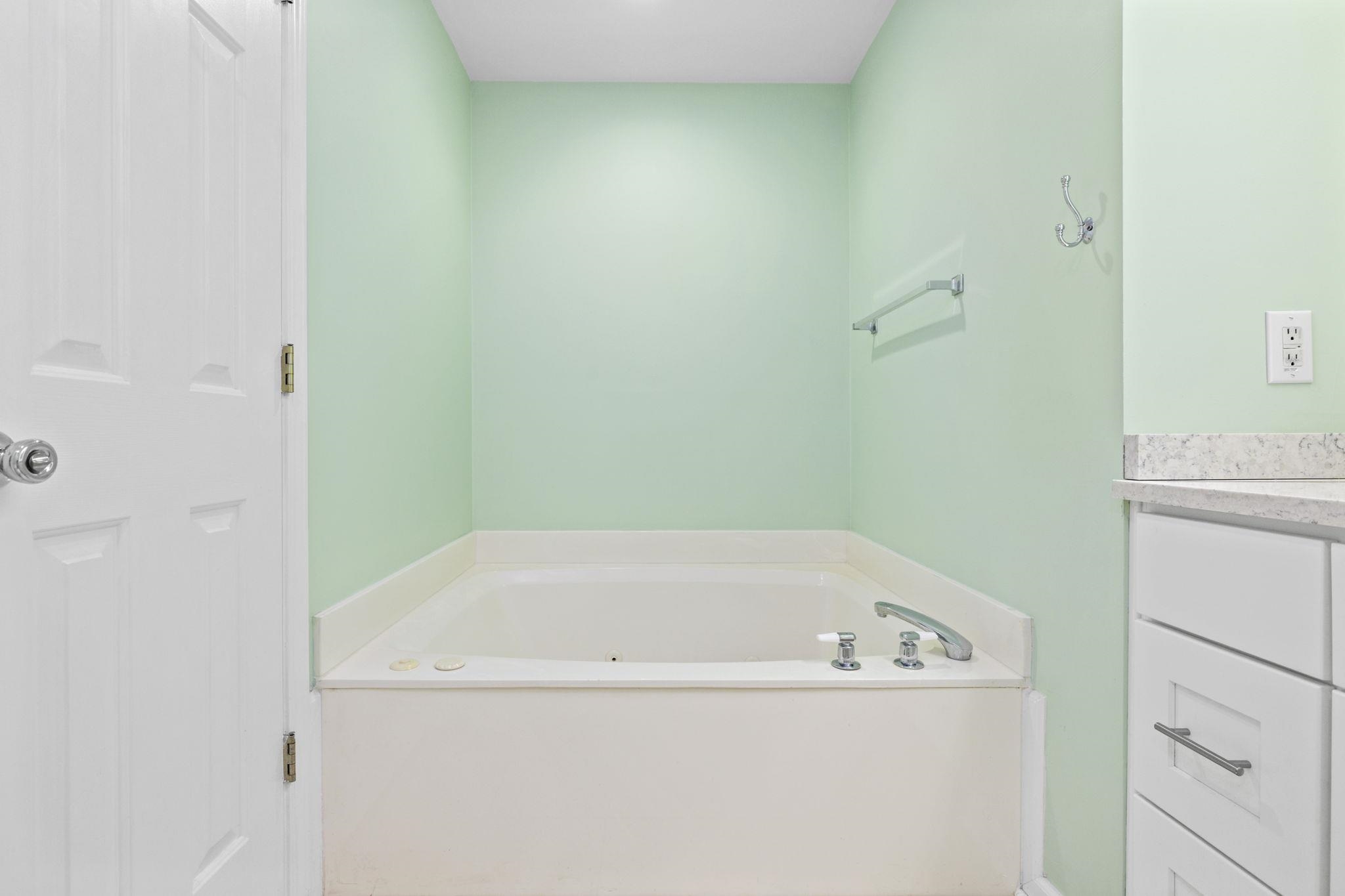 312 Retreat Beach Circle