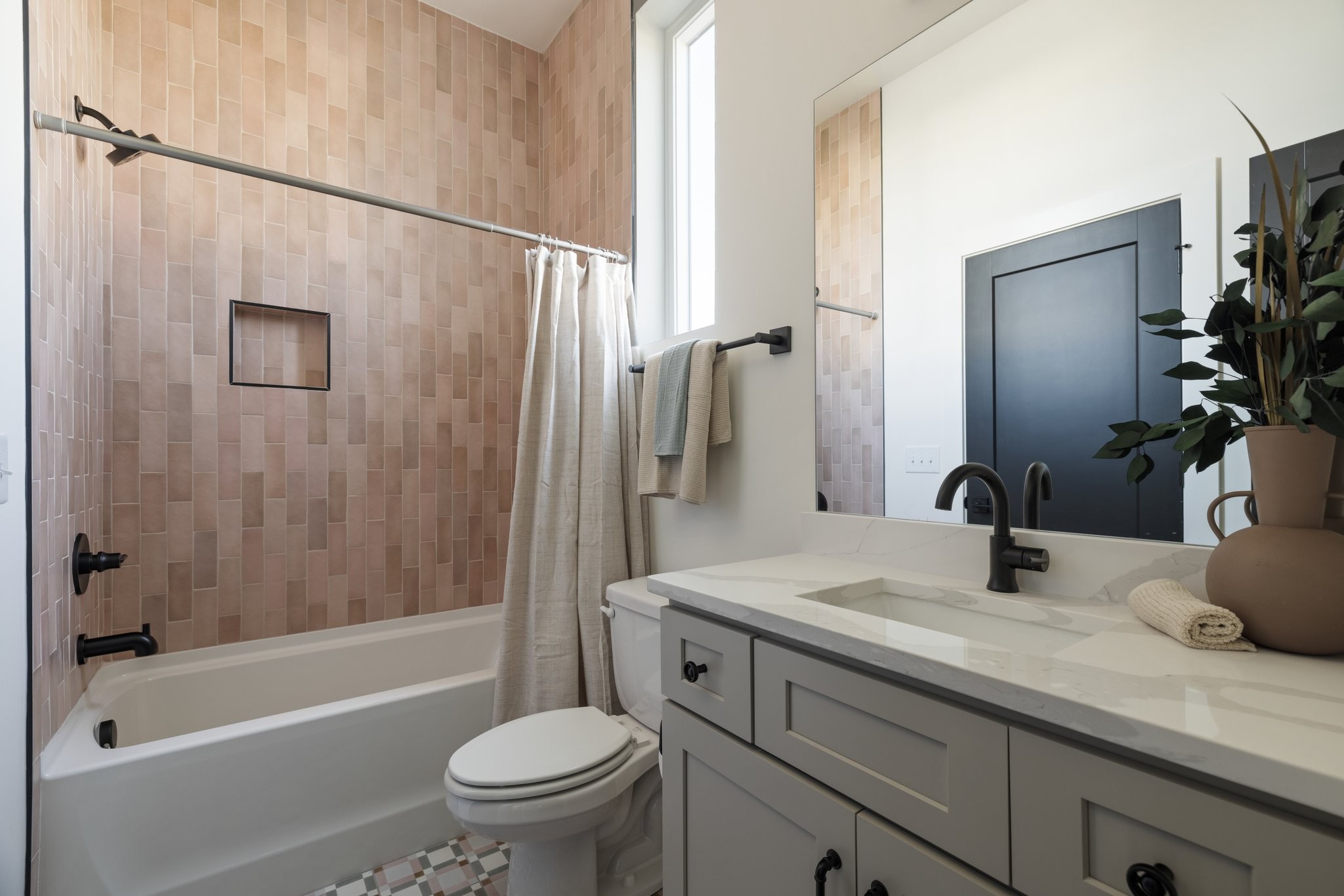 1628 County Hospital Rd Unit: The Desperado