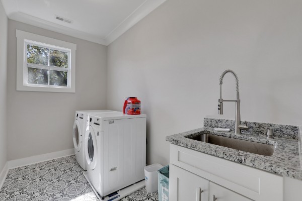 1219 14th Ave, S Unit: B