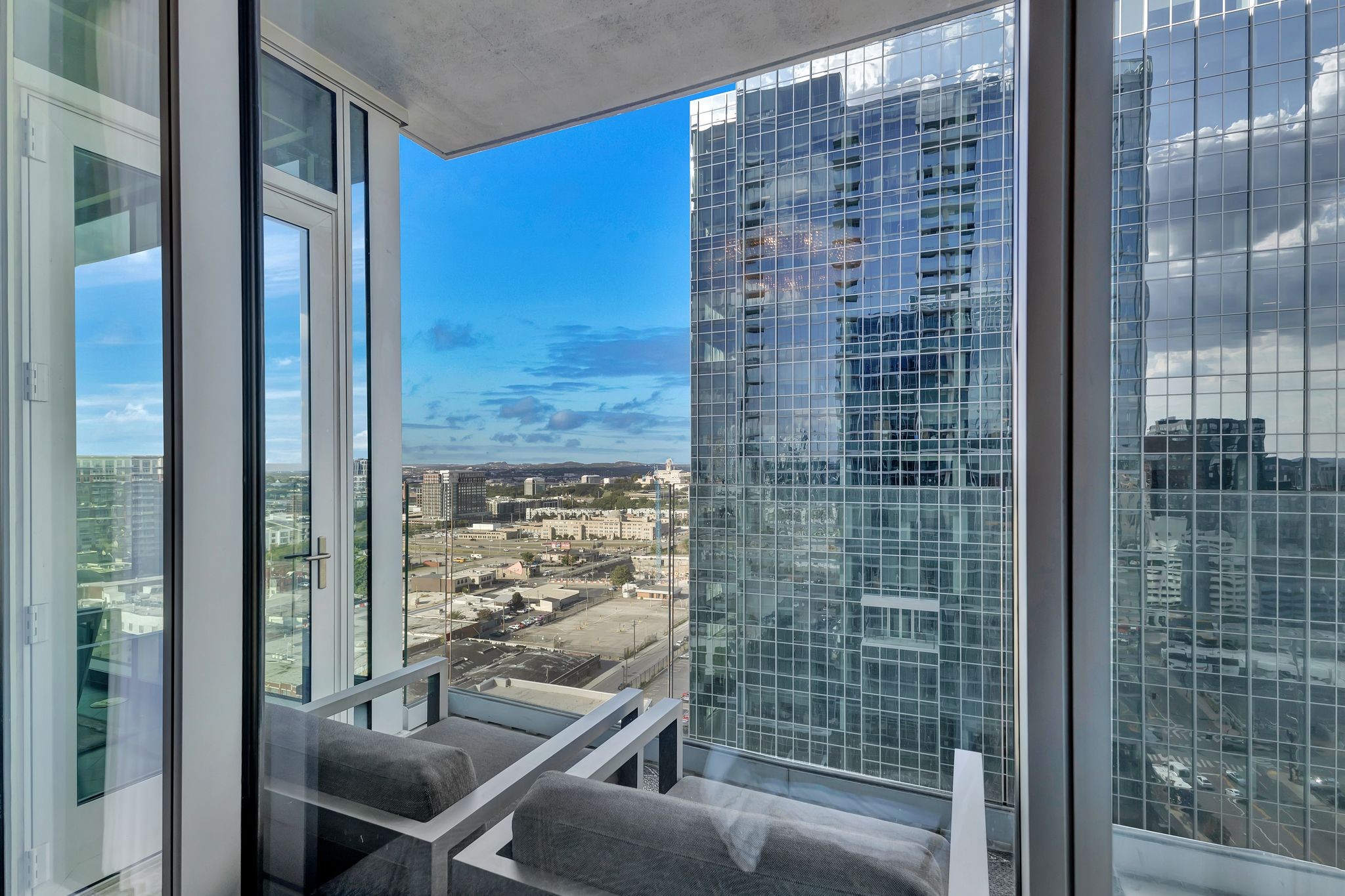 1616 West End Avenue Unit: 1705