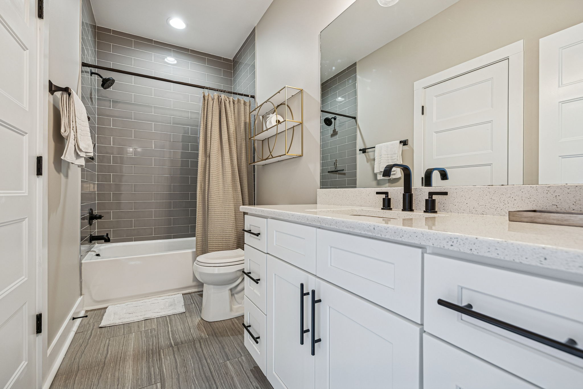 1732 25th Ave, N Unit: A