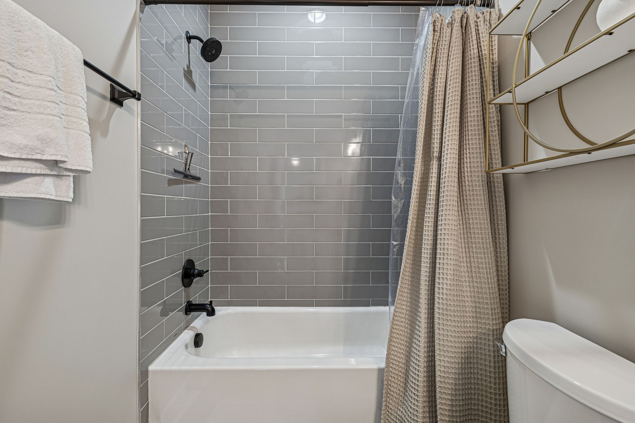 1732 25th Ave, N Unit: A