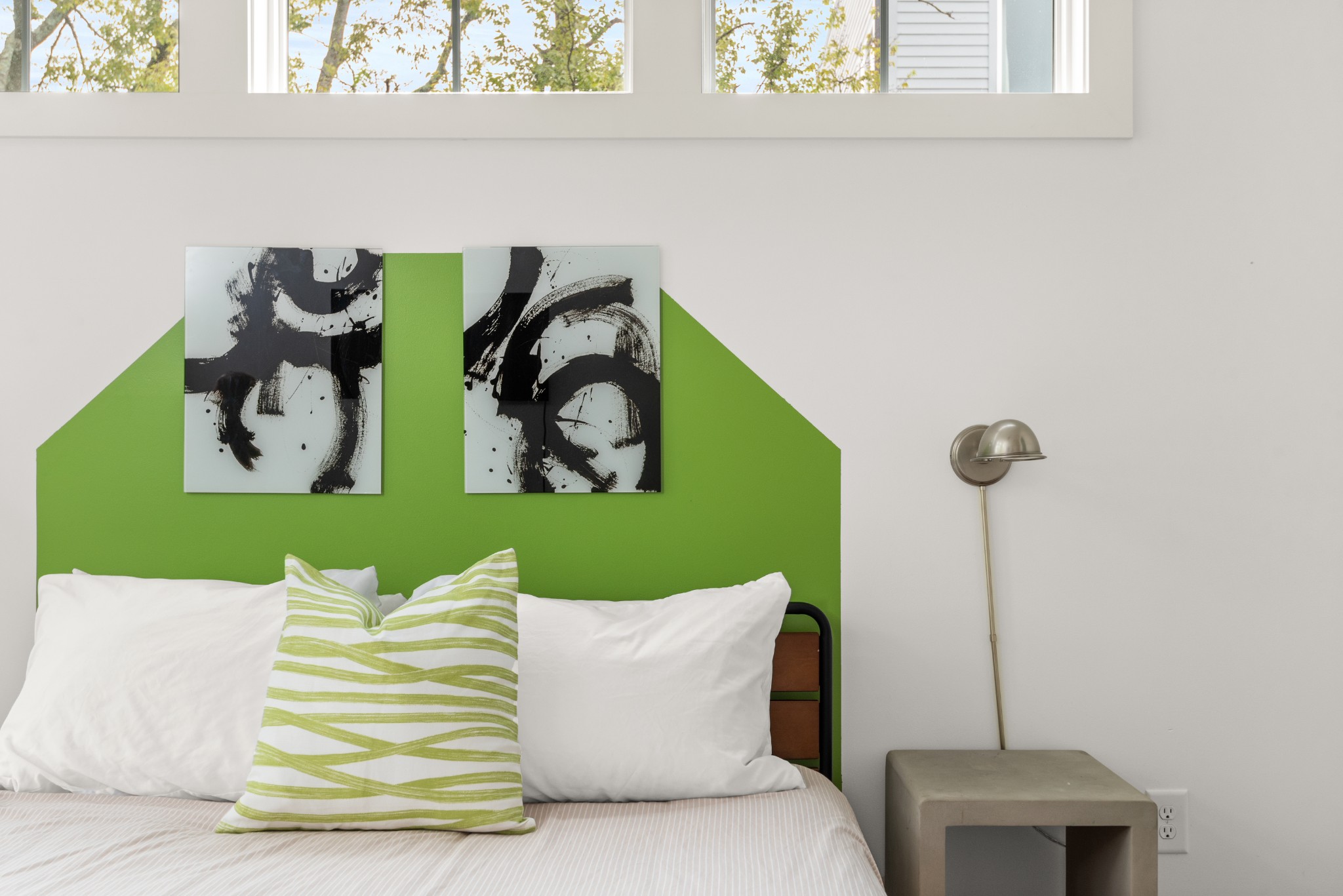 1027 E Trinity Ln Unit: 6