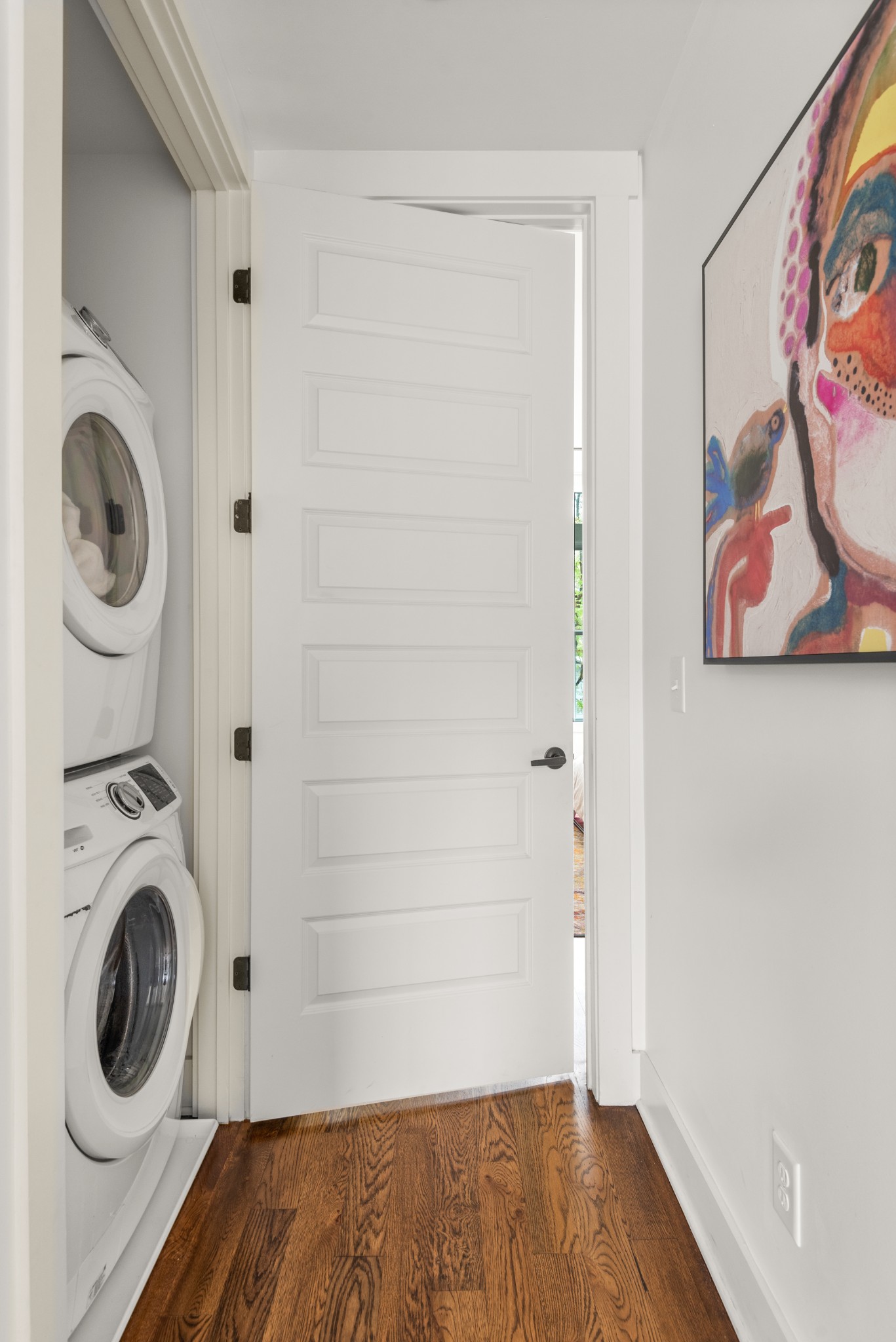 1027 E Trinity Ln Unit: 6