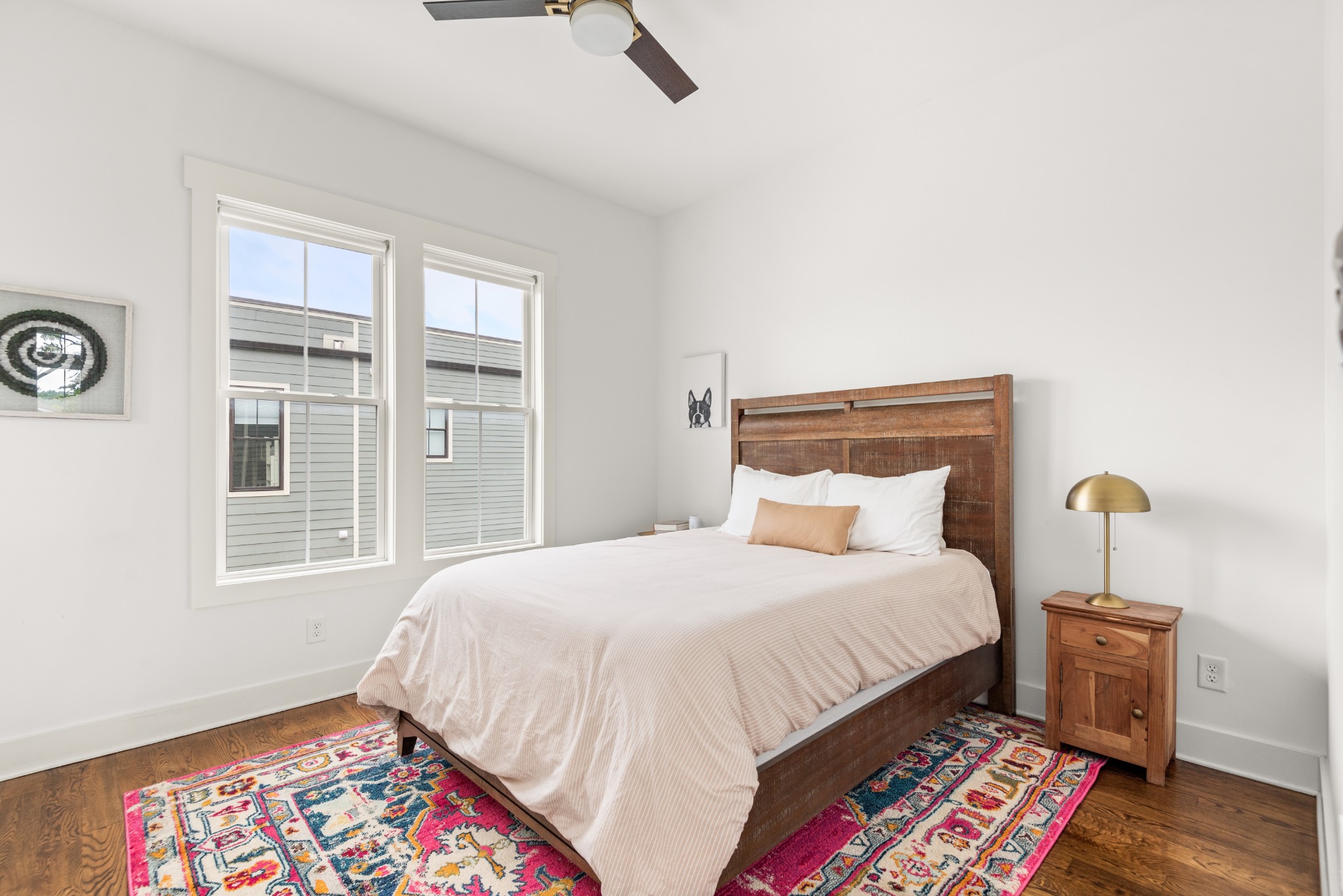 1027 E Trinity Ln Unit: 6